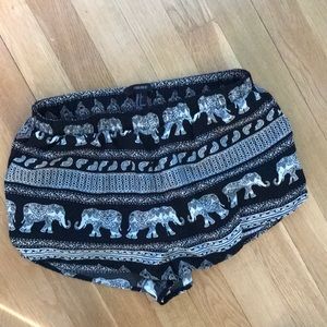 Loose forever 21 elephant print shorts